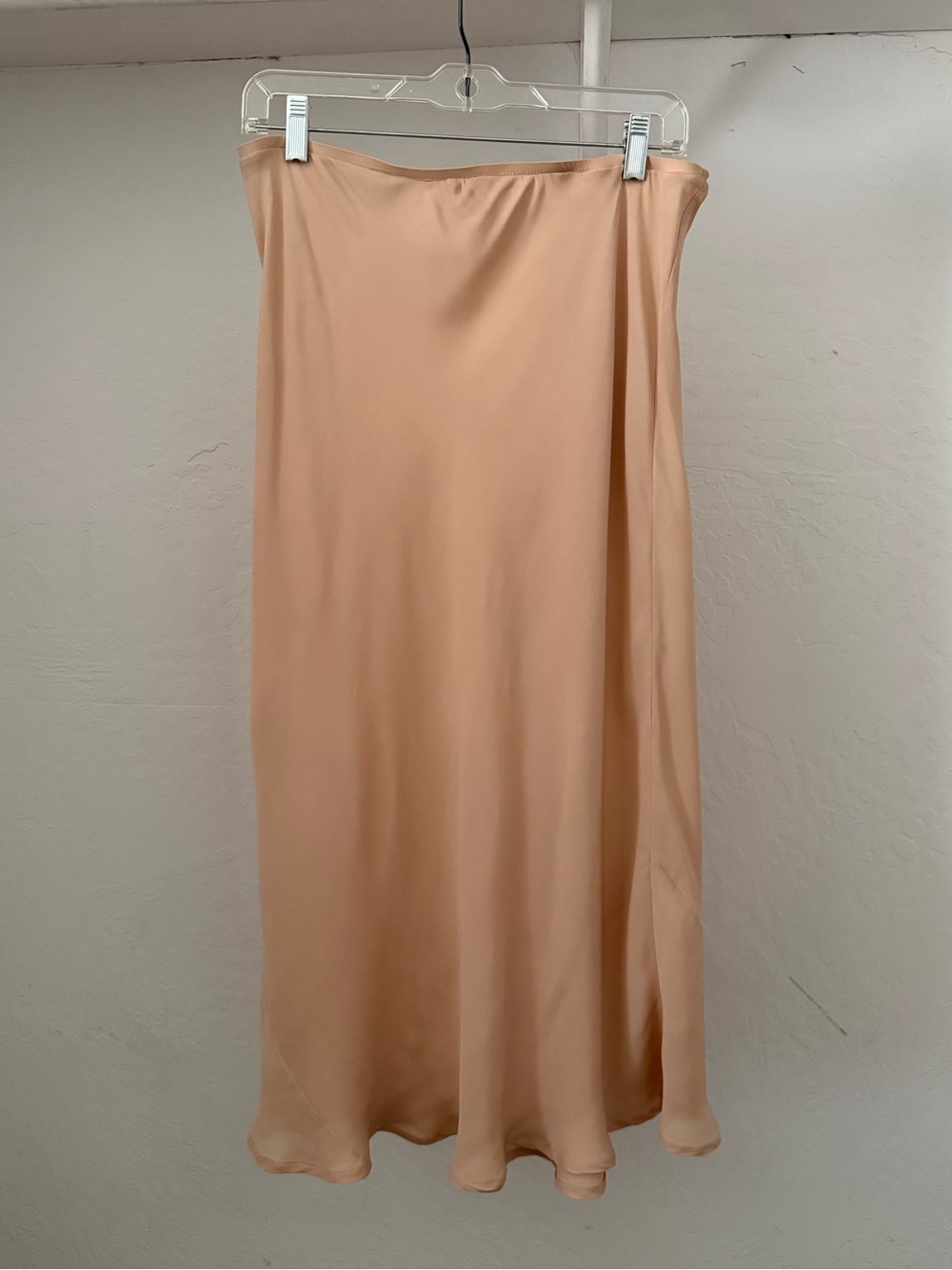 NWOT 1990s Harari Blush Tan Silk Retro Bias Cut Skirt Half-Slip